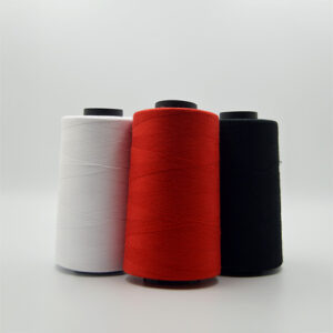 Lot de 3 bobines de fil 100% polyester 5000M (blanc,rouge,noir)